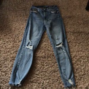 I’m selling Levi jeans semi skinny  light blue, and size 2
